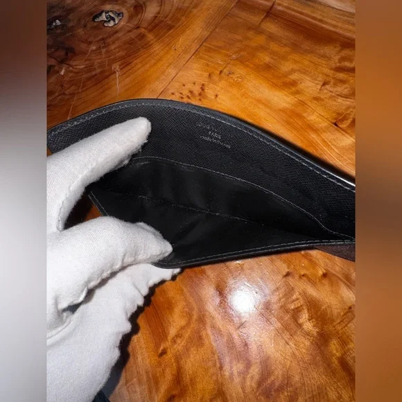 Louis Vuitton insert Card
Holder Damier
Graphite wallet - Picture 6 of 13